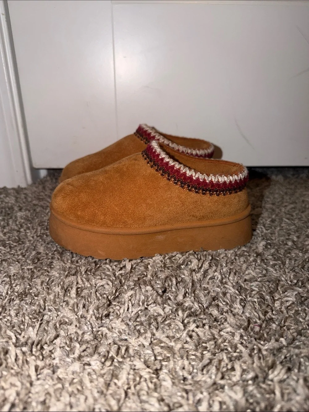 Kids Cozy Slip-On Shearling Lined Platform Shoes— Tan with Red Trim